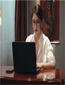 粗长巨龙挤进美妇